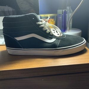 Vans Ward Hi (Suede Canvas) Black and White
